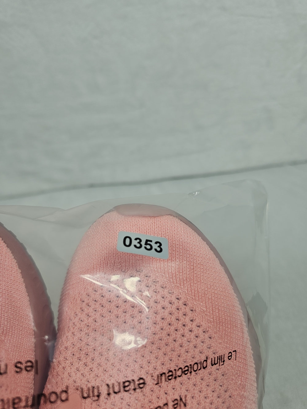 Nike Epic React Flyknit 2 Womens Size 10.5 US Pink Tint Running Shoes BQ8927-600 - Picture 10 of 10